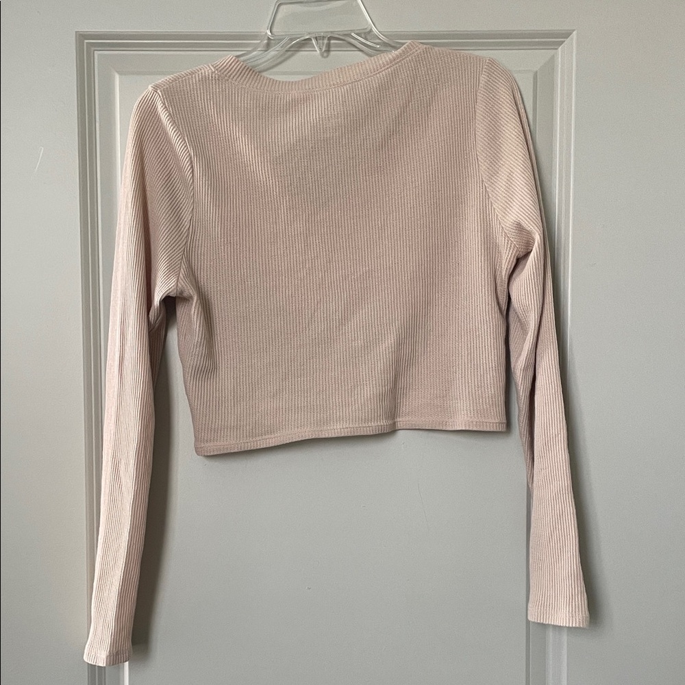 PacSun Ribbed Long Sleeve V‑Neck Crop Top - Picture 3 of 3